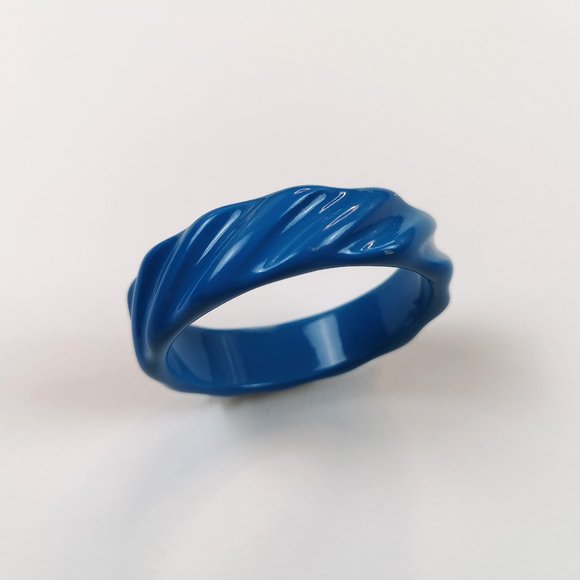 Blue Twist Plastic Vintage Bangle - Picture 7 of 12